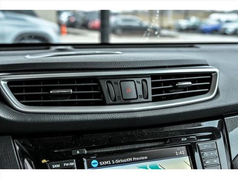 Used 2015 Nissan Rogue SL w/ SL Premium Package image 20