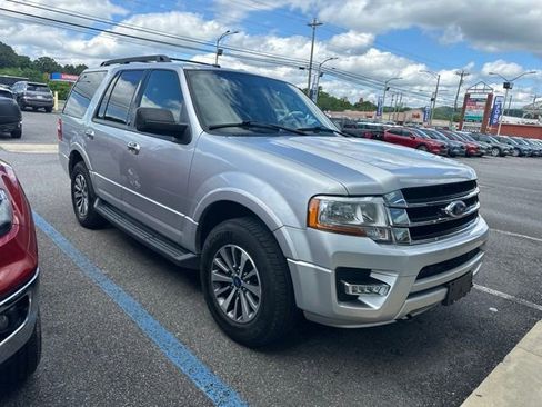 Used 2017 Ford Expedition XLT AWD/4WD image 2