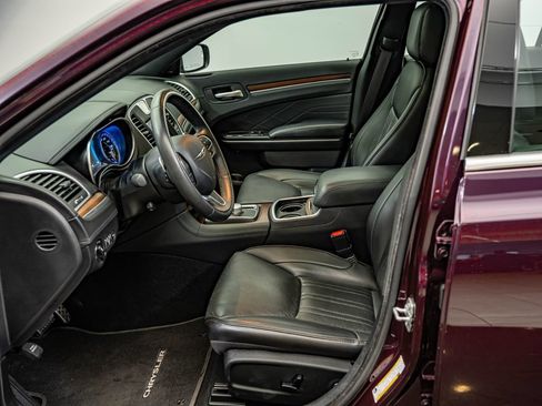 Used 2020 Chrysler 300 C w/ Sun, Sound & Nav Package RWD image 20