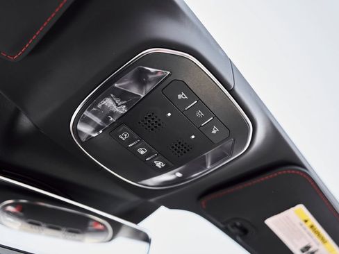 Used 2020 Ferrari Portofino RWD image 77