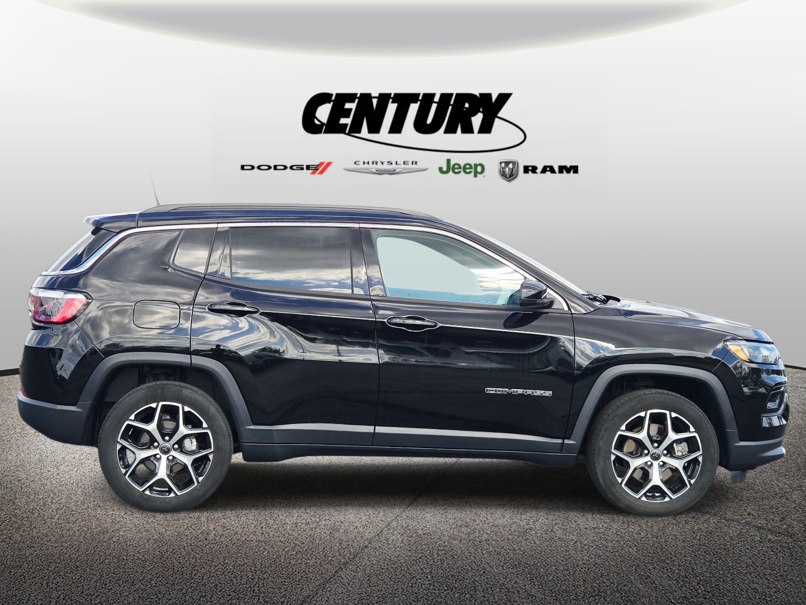 Used 2025 Jeep Compass Limited AWD/4WD image 2