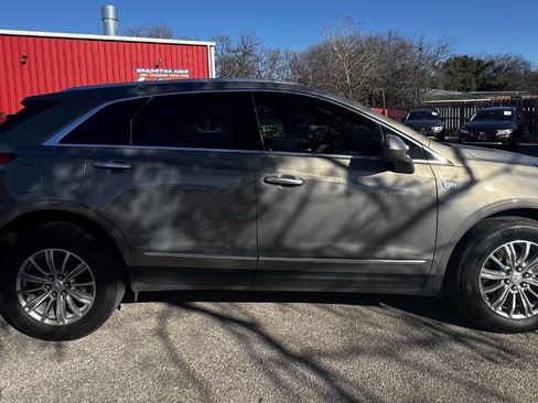 Used 2017 Cadillac XT5 Luxury w/ Driver Awareness Package image 12