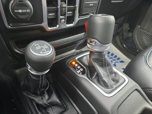 Used 2024 Jeep Wrangler High Altitude image 22