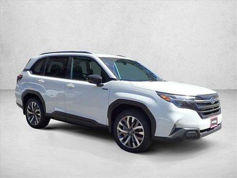 Used 2026 Subaru Forester Touring w/ Touring Hybrid Package AWD/4WD image 5