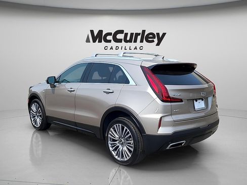 Certified 2025 Cadillac XT4 Premium Luxury w/ Technology Package AWD/4WD image 5