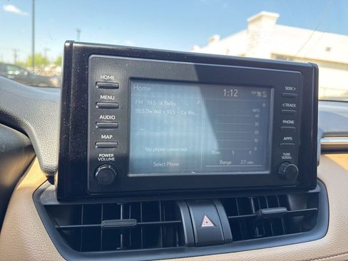 Used 2019 Toyota RAV4 LE image 13