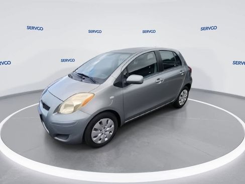 Used 2011 Toyota Yaris image 4