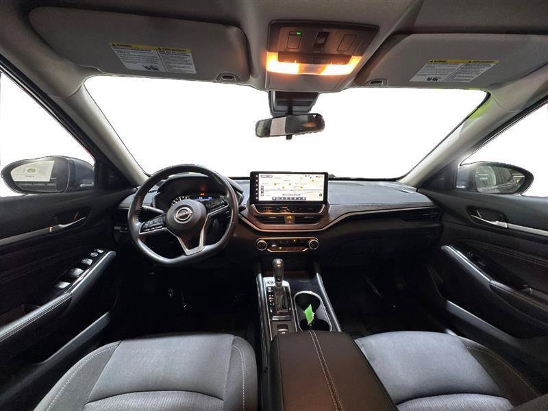 Used 2023 Nissan Altima 2.5 SV w/ SV Premium Package AWD/4WD image 14