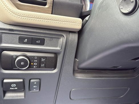 Used 2024 Ford Expedition Max Limited image 18