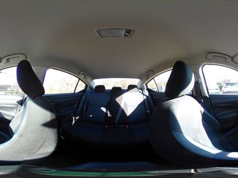 Used 2025 Nissan Versa SV image 38