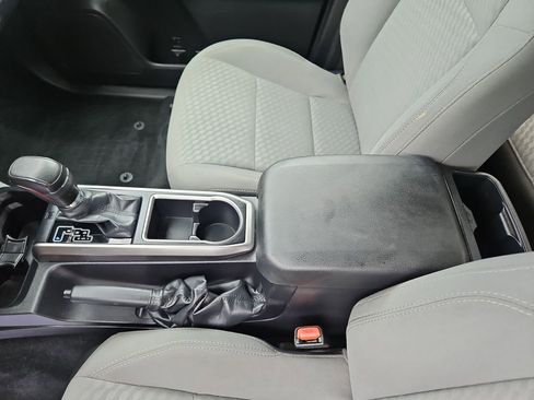 Used 2022 Toyota Tacoma SR5 RWD image 26