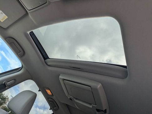 Used 2021 Honda Pilot Elite image 26