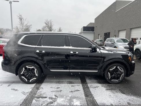 Certified 2024 Kia Telluride S w/ S Sunroof Package image 3