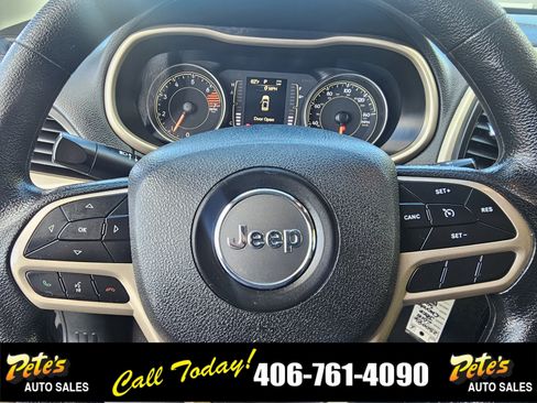 Used 2018 Jeep Cherokee Latitude w/ Safety Group image 23