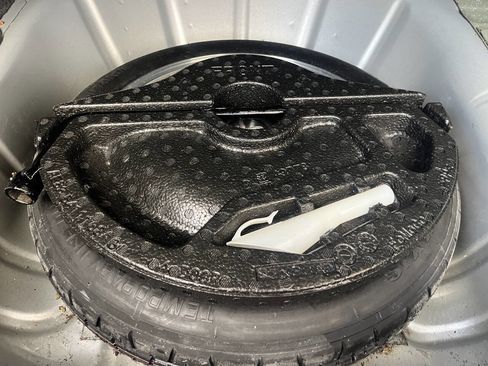 Used 2013 Ford Fiesta SE image 30