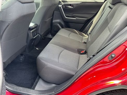 Used 2022 Toyota RAV4 XLE image 20