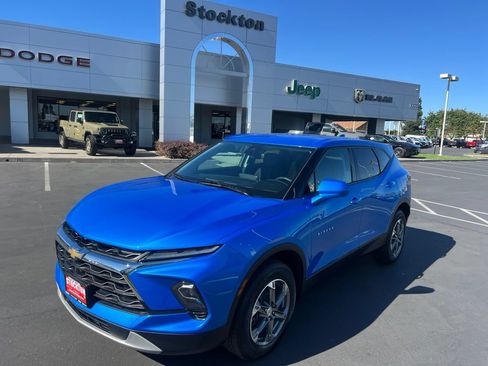 Used 2025 Chevrolet Blazer LT FWD image 6