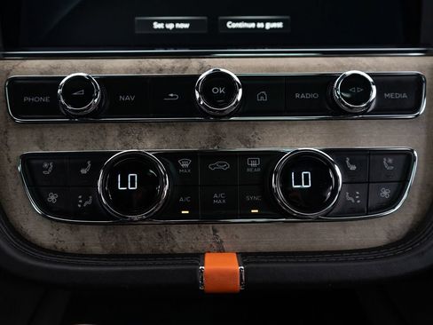 Certified 2023 Bentley Bentayga AWD/4WD image 35