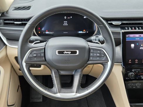 Used 2022 Jeep Grand Cherokee L Limited RWD image 15