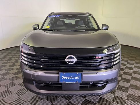 Used 2025 Nissan Kicks SR FWD image 2