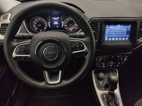 Used 2021 Jeep Compass Sport image 22