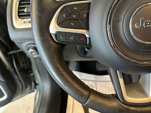 Used 2018 Jeep Compass Latitude w/ Popular Equipment Group AWD/4WD image 11