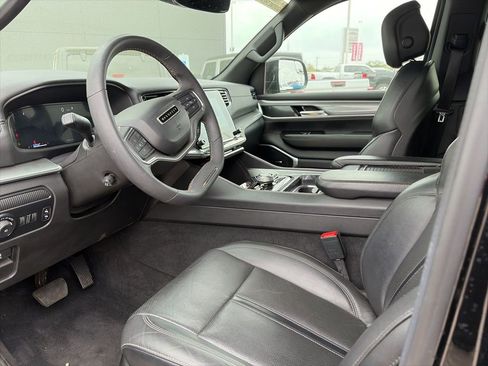 Used 2022 Jeep Wagoneer Series II image 11