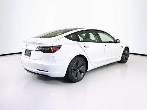 Used 2023 Tesla Model 3 Standard Range image 9