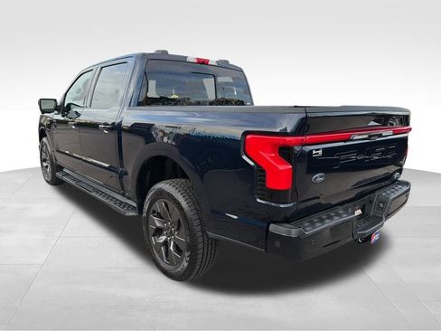 Used 2022 Ford F150 Lightning Lariat image 3