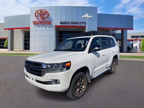 Used 2020 Toyota Land Cruiser Heritage Edition image 6