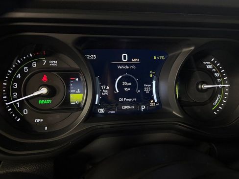Certified 2025 Jeep Wrangler Unlimited Rubicon 4xe w/ Convenience Group AWD/4WD image 16