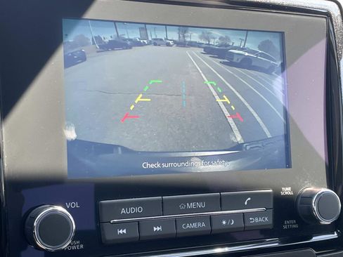 Used 2024 Nissan Frontier SV w/ SV Convenience Package image 14