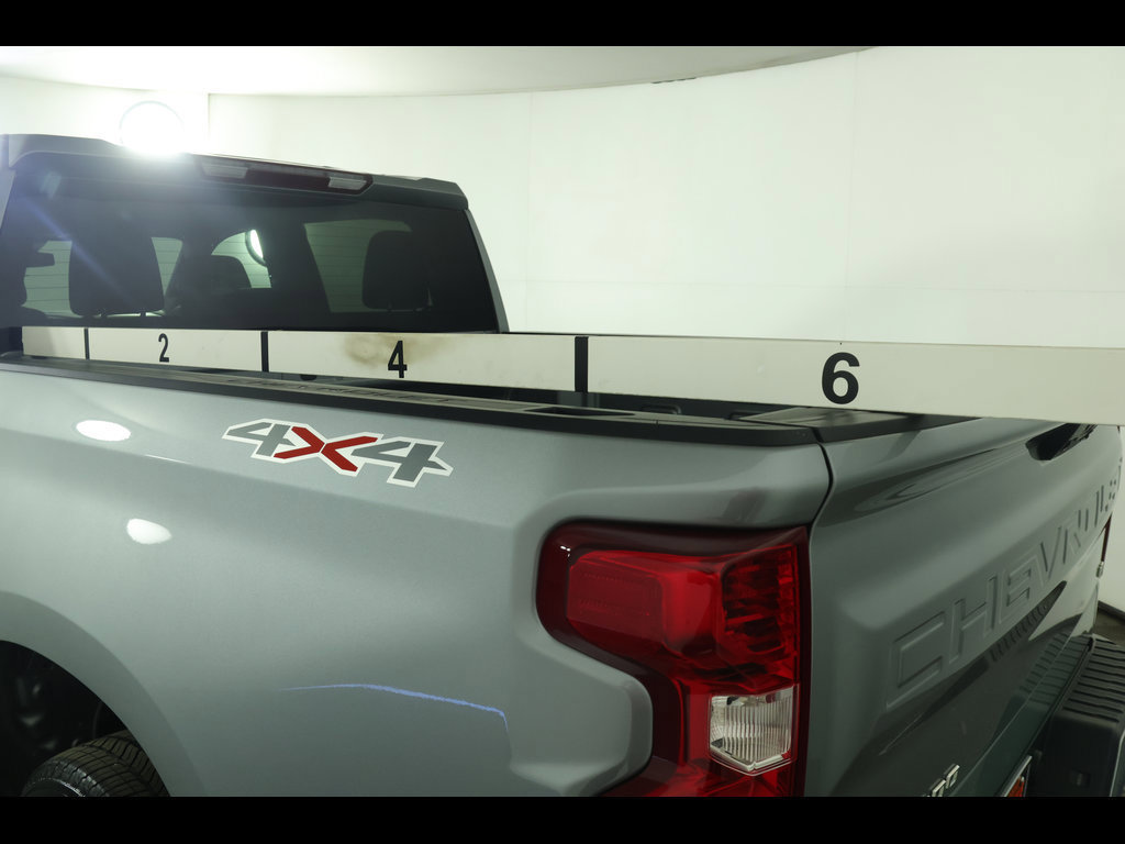 Used 2023 Chevrolet Silverado 1500 LT AWD/4WD image 13