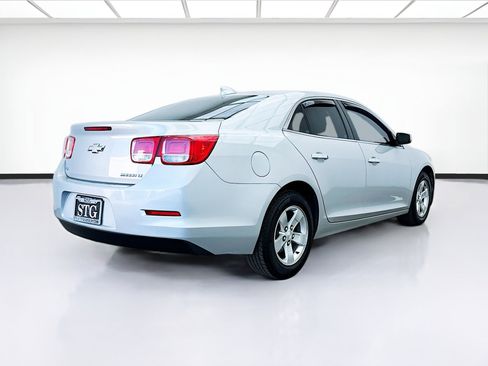 Used 2015 Chevrolet Malibu LT FWD image 4