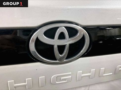 Used 2024 Toyota Grand Highlander Platinum image 31