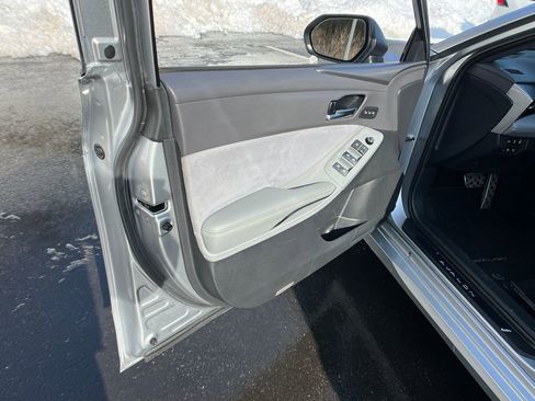 Used 2019 Toyota Avalon Touring w/ Advanced Safety Package image 11