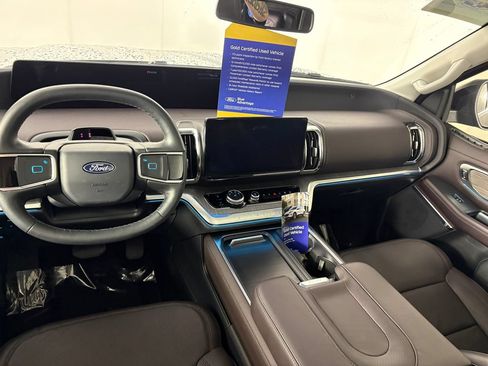 Used 2026 Ford Expedition Max Platinum w/ Platinum Ultimate Package AWD/4WD image 26