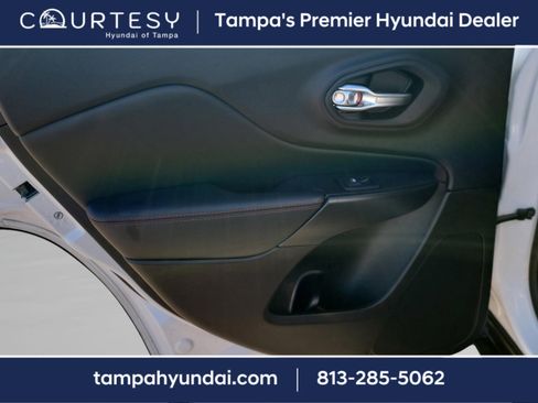 Used 2021 Jeep Cherokee Trailhawk w/ Comfort/Convenience Group image 12