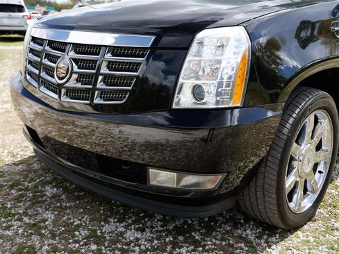 Used 2012 Cadillac Escalade Luxury image 22