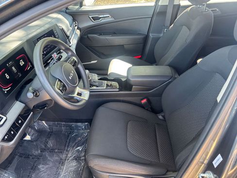 Used 2025 Kia Sportage LX FWD image 25