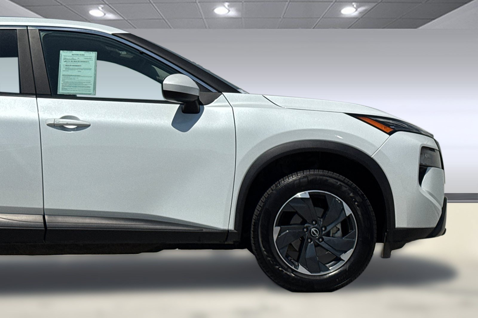 Used 2025 Nissan Rogue SV AWD/4WD image 35