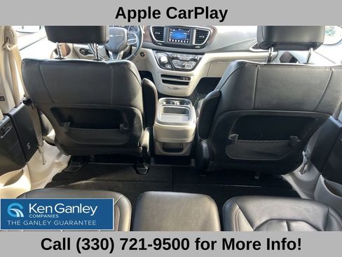 Used 2018 Chrysler Pacifica Touring-L image 53