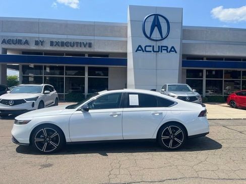 Used 2025 Honda Accord Sport image 2