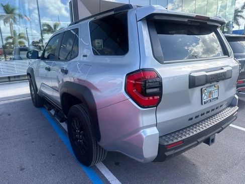 Used 2025 Toyota 4Runner SR5 AWD/4WD image 8