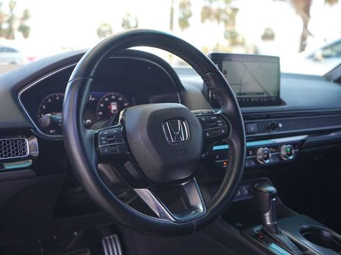 Used 2022 Honda Civic Sport Touring image 2