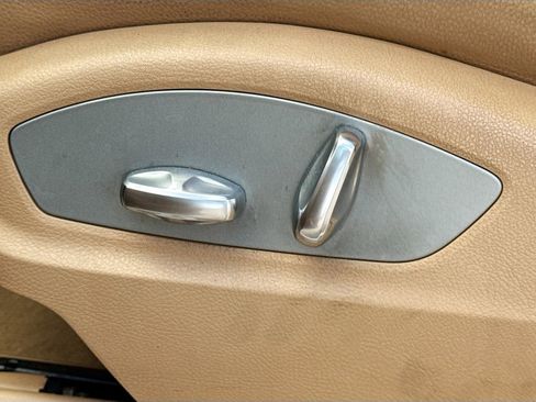 Used 2012 Porsche Cayenne image 24