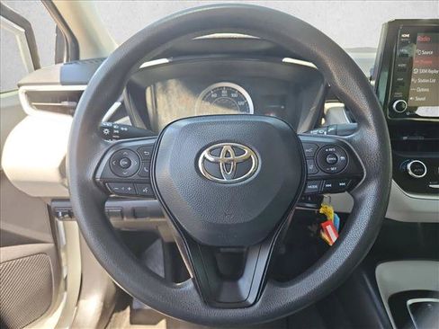 Used 2022 Toyota Corolla LE FWD image 13