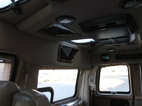 Used 2006 Chevrolet Express 1500 RWD image 55