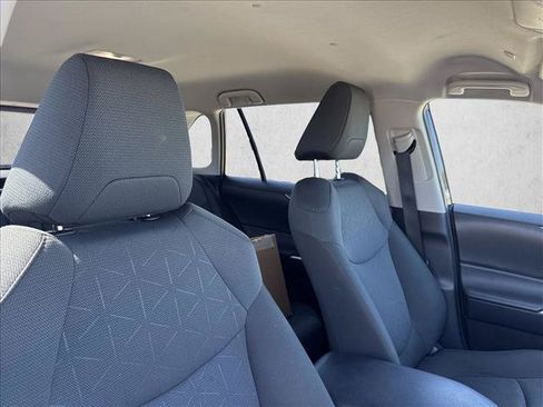 Used 2025 Toyota RAV4 XLE FWD image 17