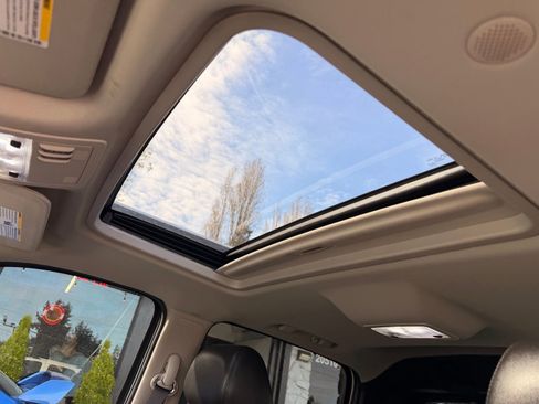 Used 2013 Chevrolet Avalanche LTZ image 18